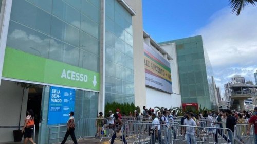 [Shoppings registram movimento intenso em primeiro dia de reabertura em Salvador]