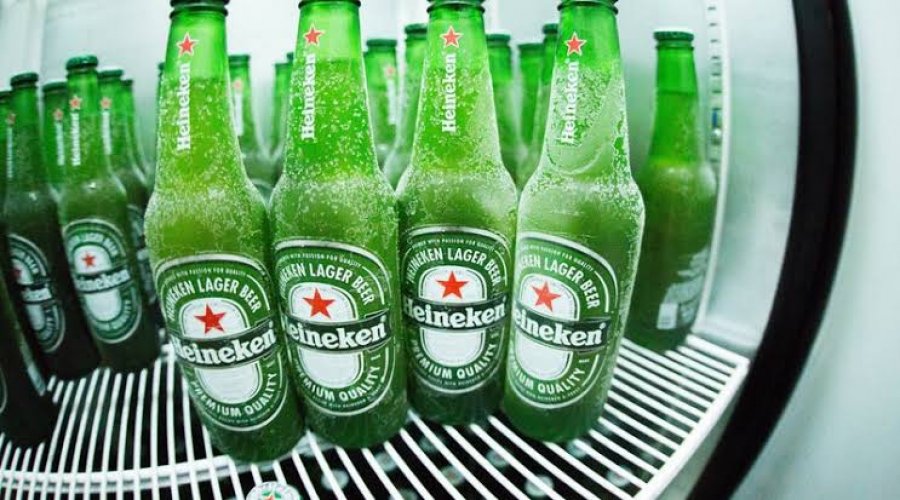 [Heineken inicia recall após problema em garrafas que podem soltar lascas de vidro]