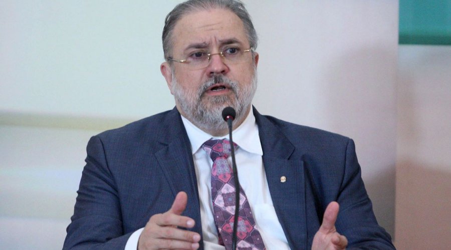 [Procurador-geral da República prevê três dias para se posicionar sobre afastamento de Bolsonaro]