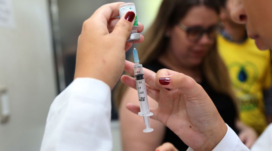 [Campanha contra gripe inicia nova etapa de vacinação]