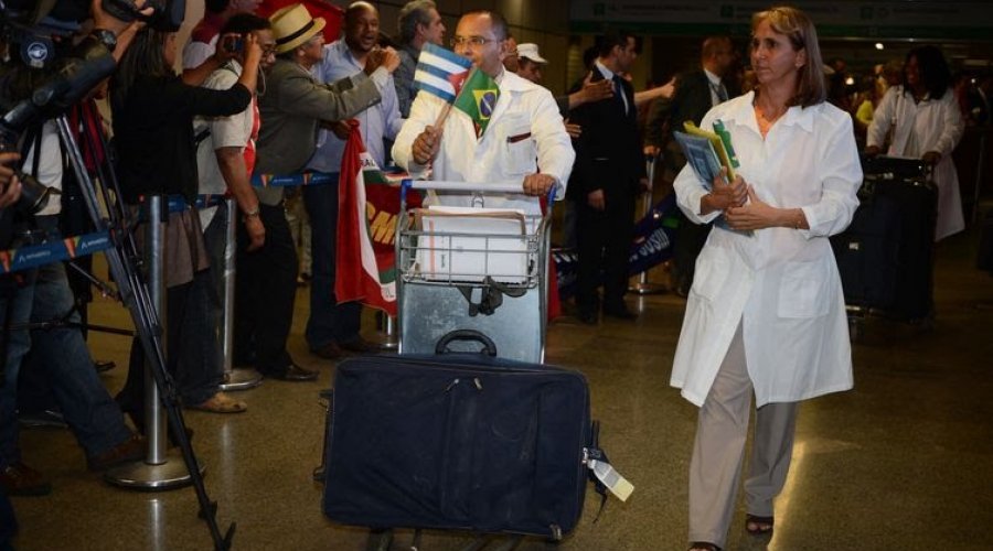 [Governo concede registro para cubanos reintegrarem o Mais Médico]