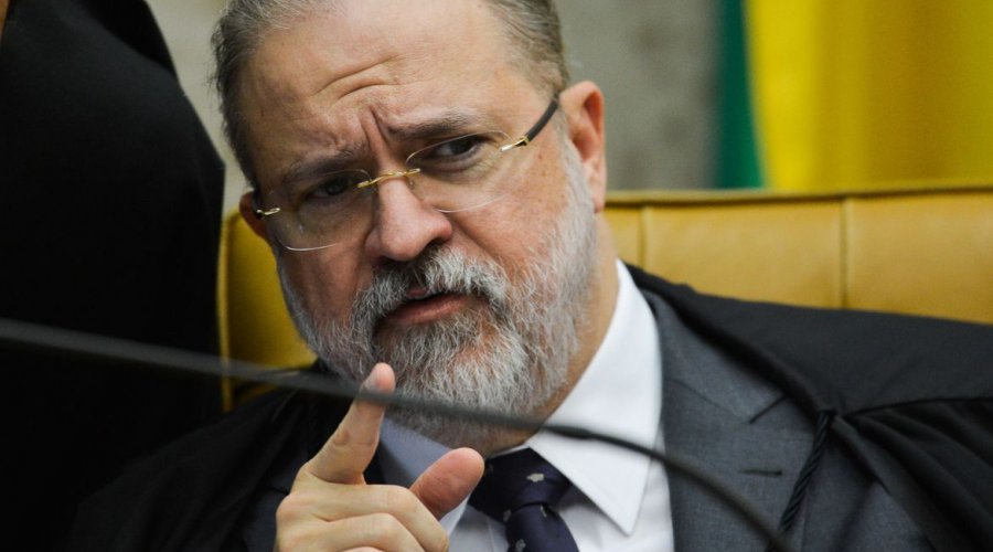 [Aras se manifesta contra pedido para apreender celular de Bolsonaro]