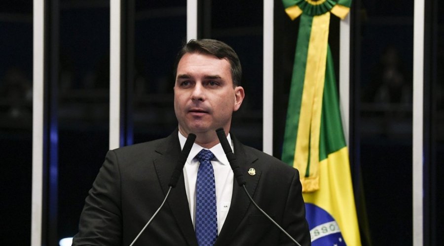 [MPF deve ouvir Flávio Bolsonaro nesta segunda-feira (20) ]