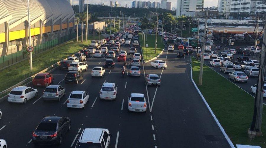 [Confira situação do trânsito em Salvador no final da tarde desta segunda-feira]
