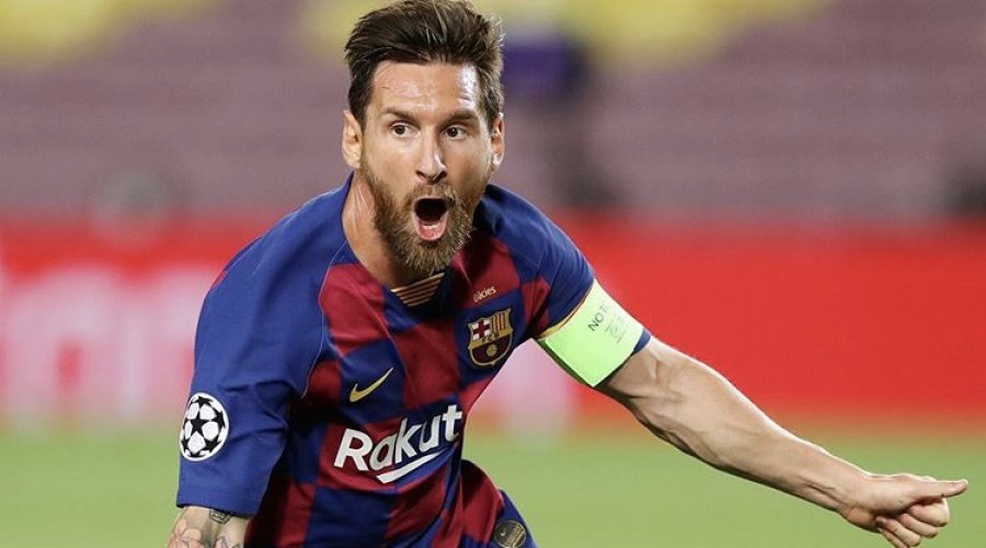 [Messi se reapresenta ao Barcelona após tentativa frustrada de saída]