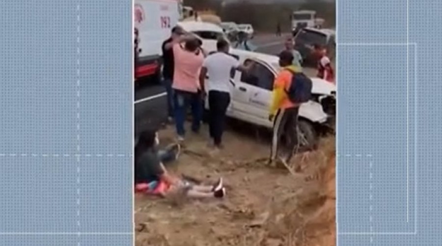[Acidente envolvendo dois carros deixa morto e seis feridos no sudoeste da Bahia]