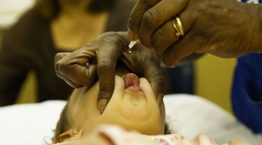 [Mais de 60% das crianças ainda não foram vacinadas contra a pólio]