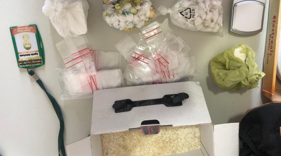 [Polícia localiza armazém de cocaína e maconha em Lençóis e prende suspeito]