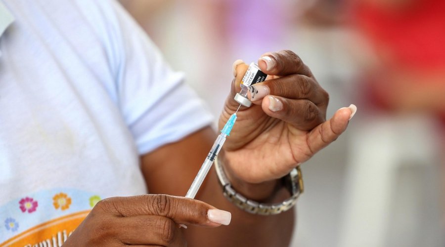 [Confira esquema de vacinação contra Covid-19 em Salvador nesta sexta-feira (13)]