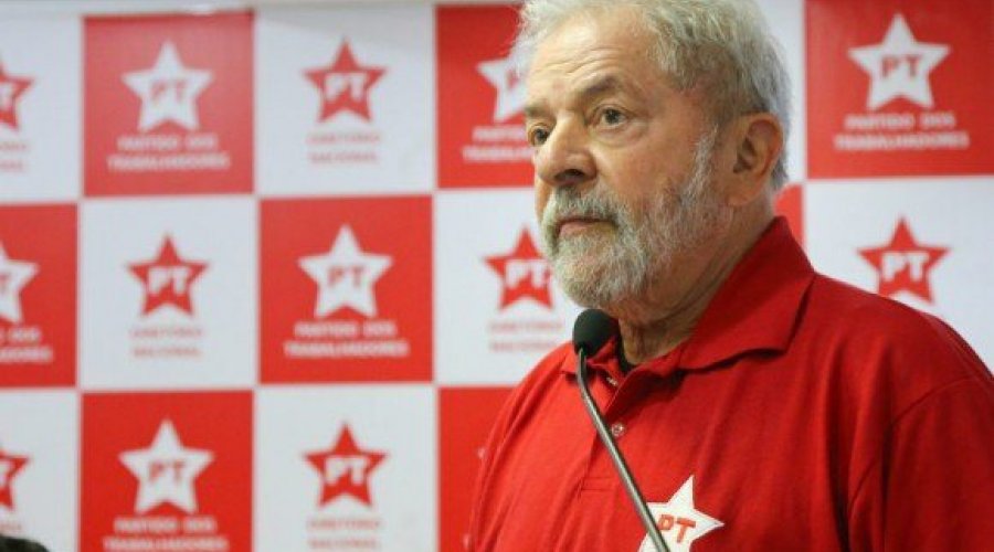 [Lula celebra exame negativo para Covid-19 e anuncia retomada da agenda política]