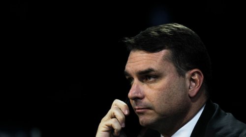 [Flávio Bolsonaro diz que o governo está tranquilo com prisão de ex-ministro]