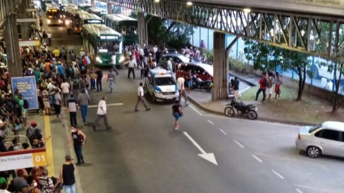 [Vídeo: Troca de tiros termina com um morto e seis feridos na Estação Pirajá]