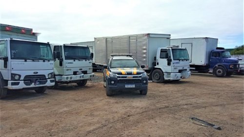[Polícias Rodoviária Federal, Militar e Civil da Bahia apreendem 13 caminhões adulterados de em...]