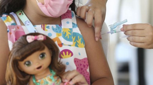 [Covid-19: Saúde distribui 1 milhão de doses de vacina para crianças]