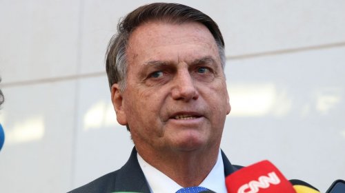 [Bolsonaro é internado em São Paulo para exames de rotina]