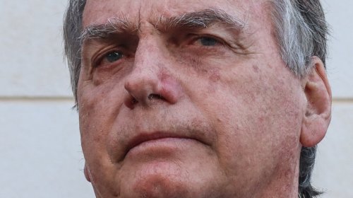 [Ministro do TSE condena Bolsonaro à inelegibilidade pela terceira vez]