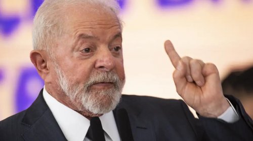 [Lula comemora aprovação da Reforma Tributária]