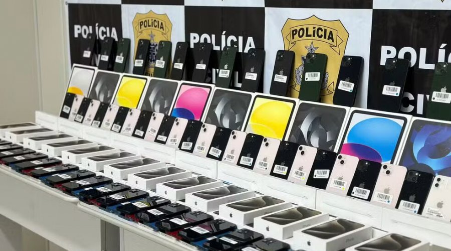 [Polícia apreende mais de 100 celulares e tablets na estrada do CIA, em Salvador]