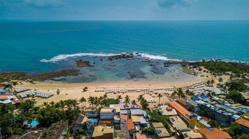 [Justiça determina que 17 imóveis sejam desocupados imediatamente em área de risco em destino turístico da Bahia ]