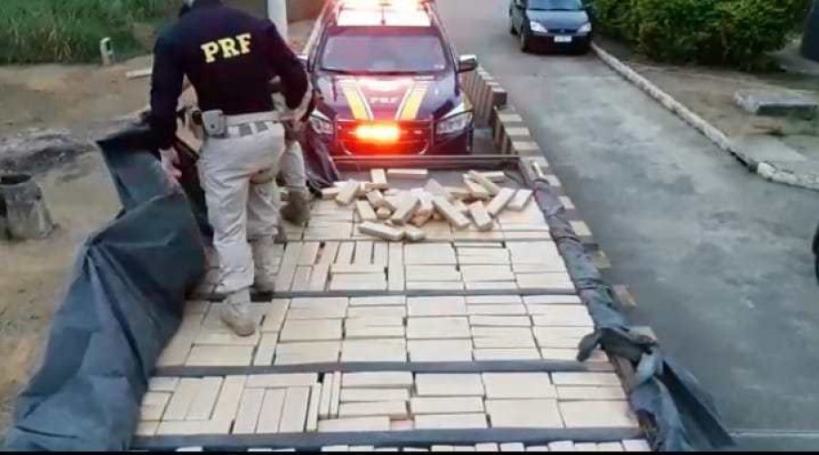 [PRF encontra quase uma tonelada de maconha escondida em caminhão em Itabuna; assista]