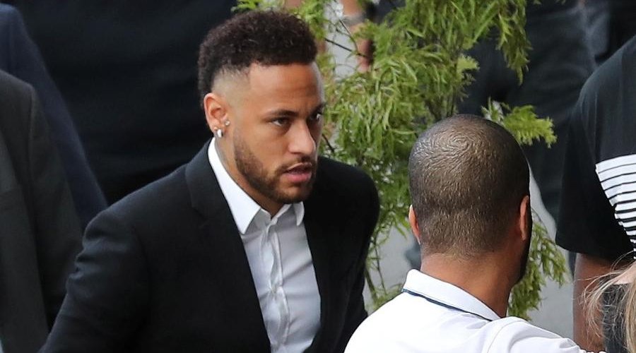 [Polícia planeja terminar investigação de acusação contra Neymar até quarta-feira]