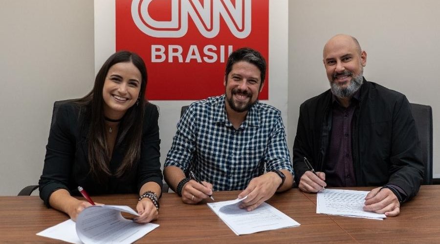 [CNN Brasil anuncia contratação dos apresentadores Phelipe Siani e Mari Palma ]