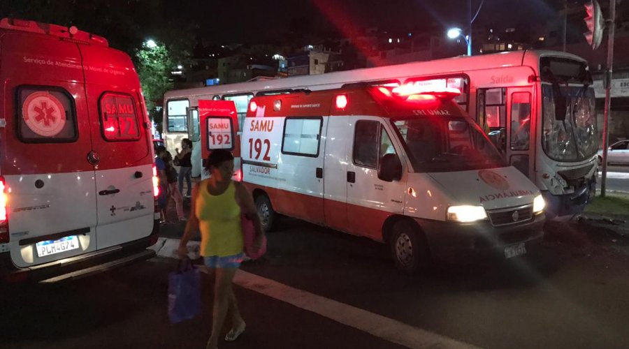 [Acidente envolvendo dois ônibus deixa 10 feridos na Vasco da Gama]