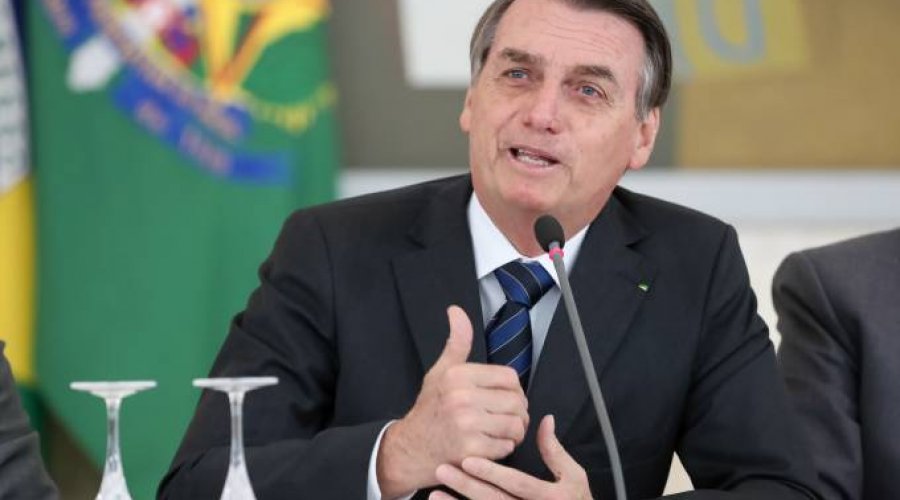 [Em live, Bolsonaro promete indulto de Natal a policiais ‘presos injustamente’]