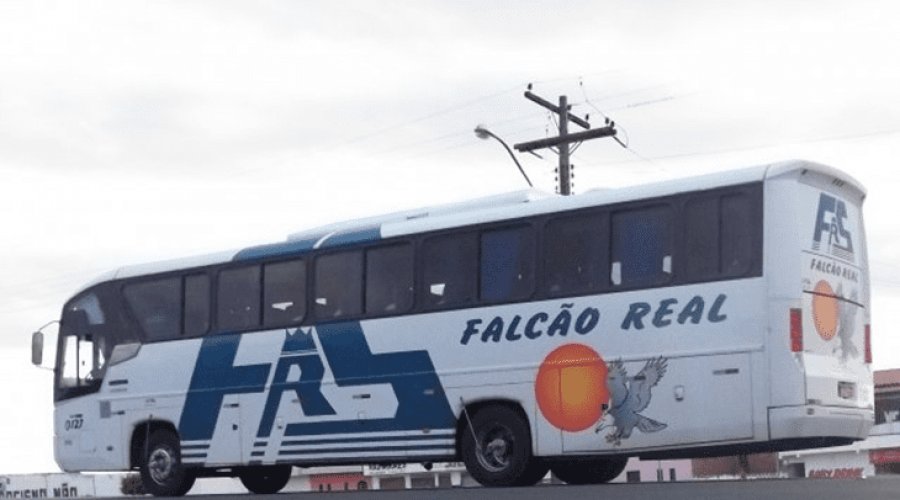 [Vídeo: com concessão revogada pela Agerba, ônibus da Falcão Real pega fogo e causa pânico nos passageiros]
