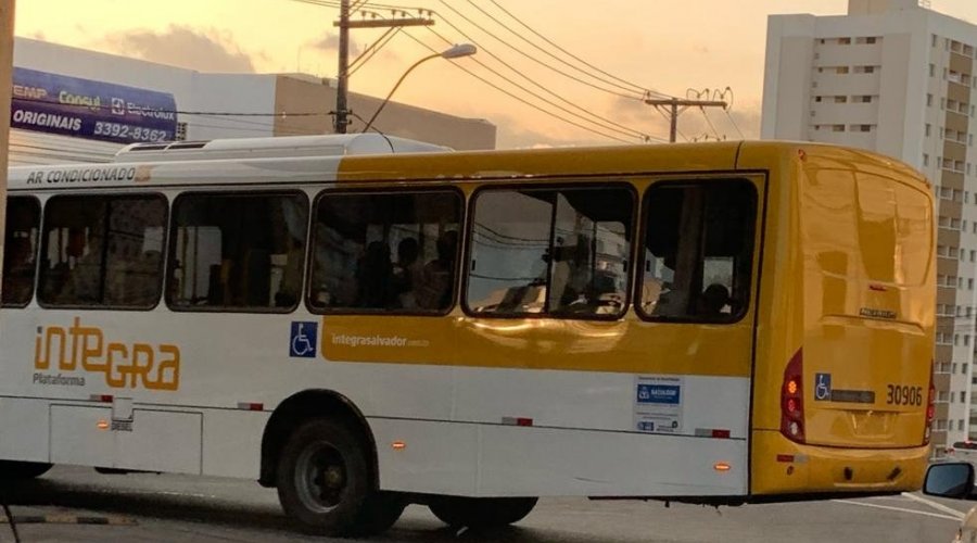 [Mesmo após alerta da Transalvador, Semob e Integra mantêm ônibus rodando sem placa na capital baiana]