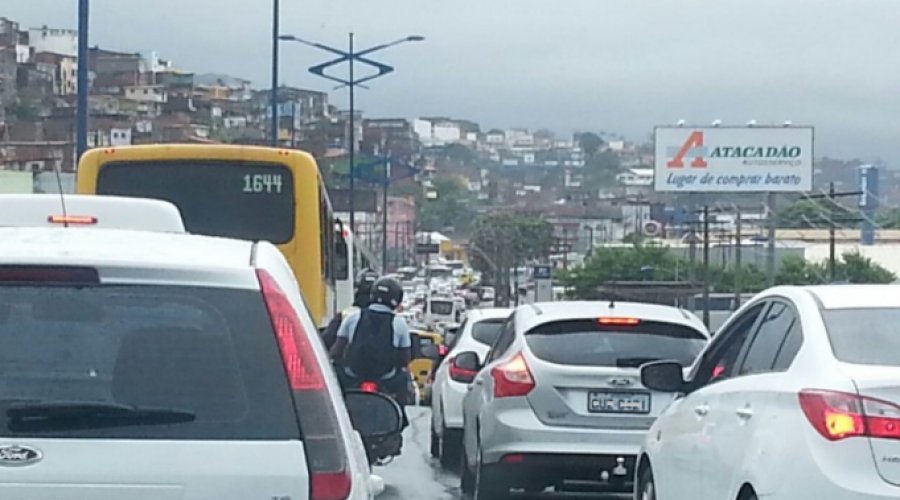[Trânsito complicado em vias de Salvador nesta quarta-feira (13); confira]