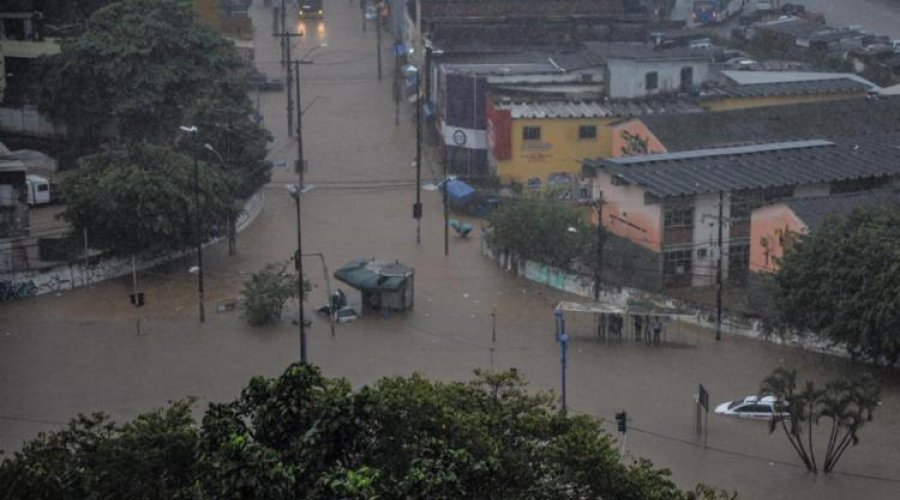 [A Codesal atendeu 2344 ocorrências desde a última terça, devido às fortes chuvas em Salvador]