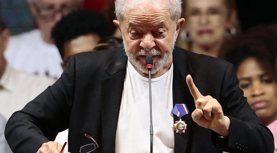 [Lula critica ministro da economia e afirma que Maia aprova “tudo o que o Guedes quer”]