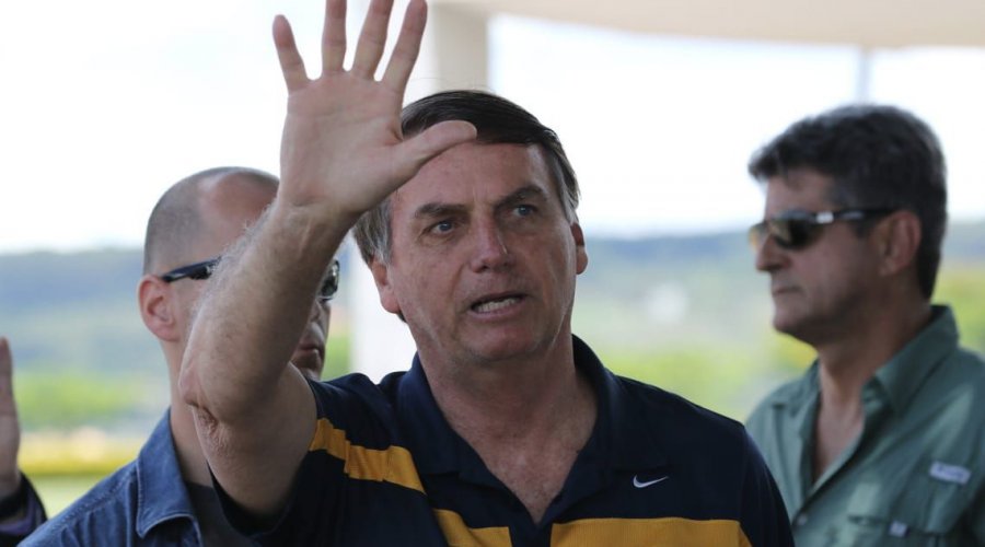 [Bolsonaro diz que vetará aumento de pena para injúria na internet]