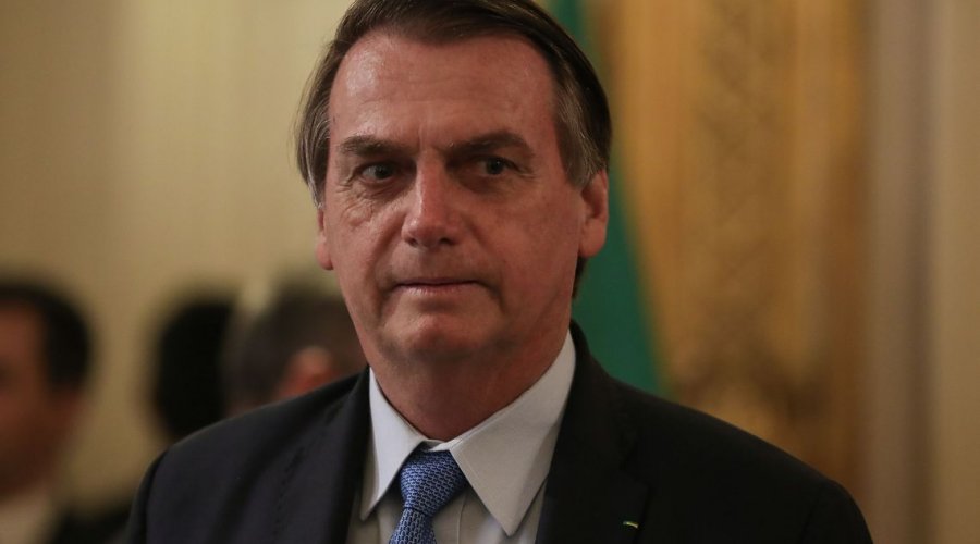 [Bolsonaro afirma que vai demitir secretário que usou avião da FAB: “Inadmissível”]