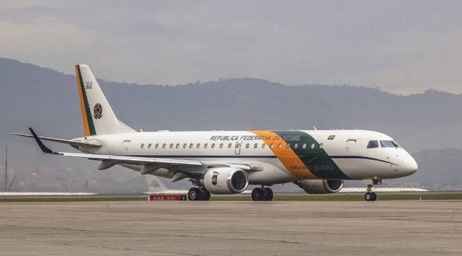 [Ministros de Bolsonaro fazem mais de mil viagens com aviões da FAB]