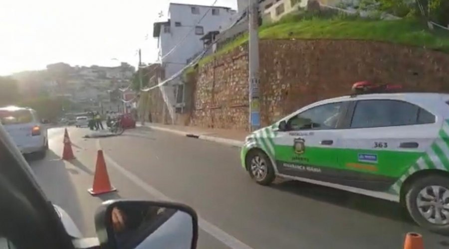 [Vídeo: acidente com vítima no Tororó deixa trânsito congestionado nesta sexta-feira]