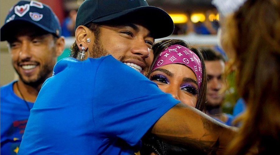 [Vídeo: Neymar anuncia que irá desfalcar Carnaval deste ano]