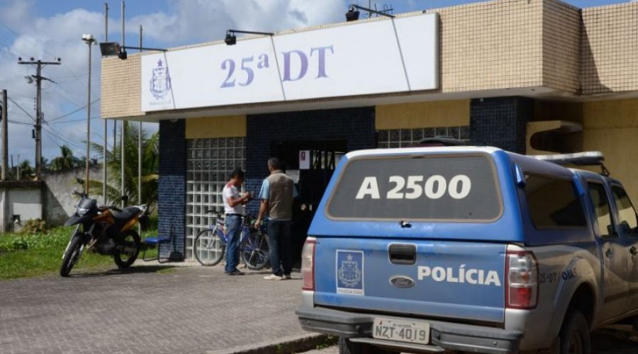 [Ataque a tiros deixa um morto e dois feridos em Dias D’Ávila]
