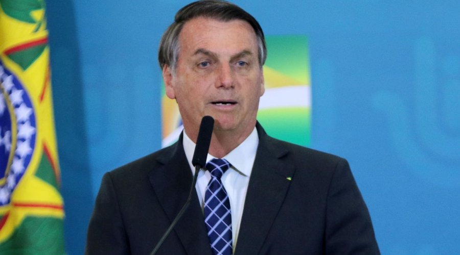 [Contrariando especialistas e autoridades sanitárias do Brasil, Bolsonaro minimiza coronavírus e pede “volta à normalidade”]