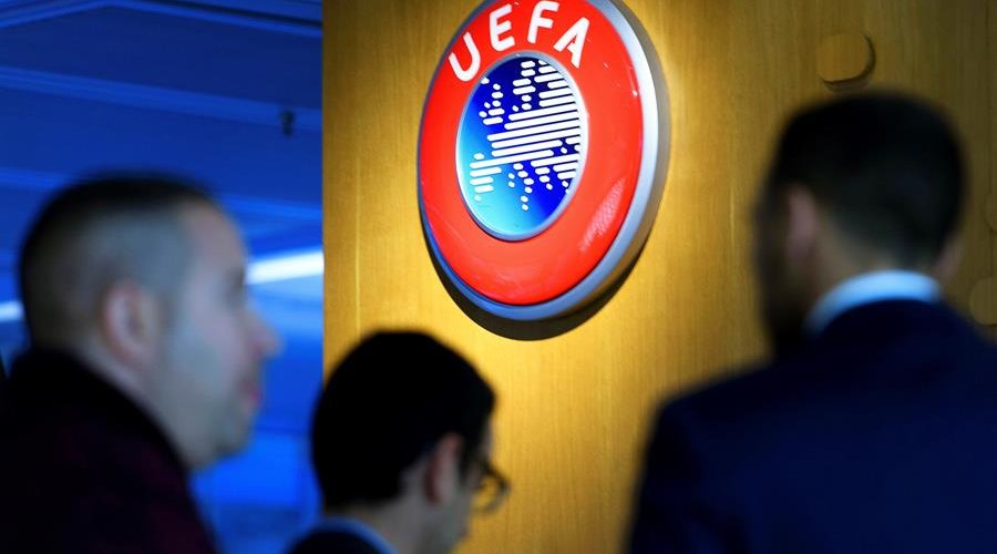[Em reunião com a Uefa, OMS sugere paralisação do futebol europeu até o fim de 2021]