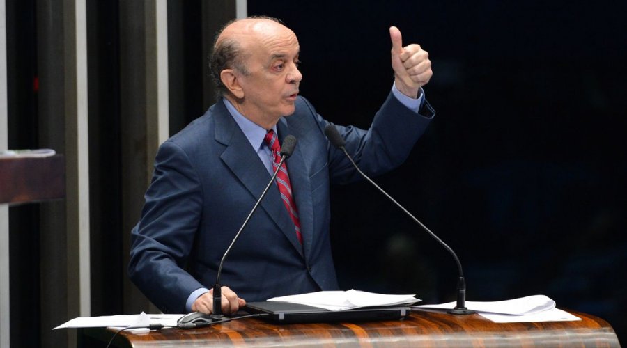 [Senador José Serra é denunciado por lavagem de dinheiro]