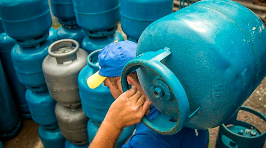 [Petrobras anuncia aumento em 5% no preço do gás de cozinha a partir desta quinta-feira (23)]