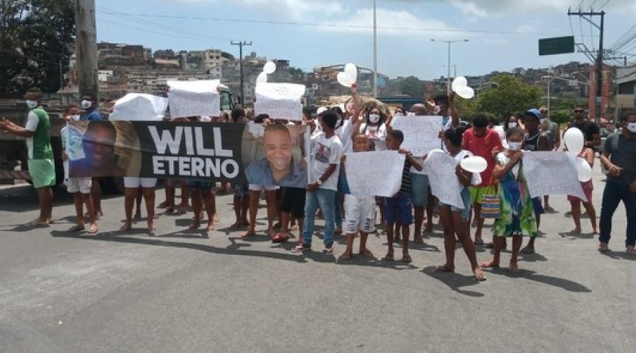 [Vídeo: família do empresário William Oliveira faz manifestação para que Iuri Sheik volte a ser preso]