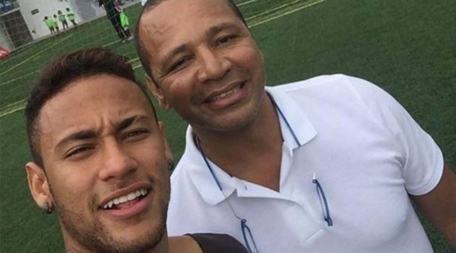 [Pai de Neymar vive romance com mãe de “parça” do jogador, afirma jornal]