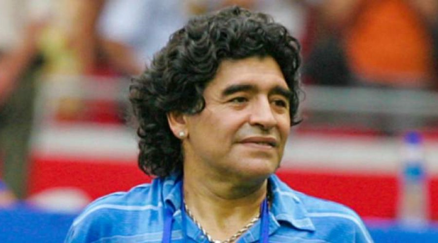 [Rui Costa e ACM Neto lamentam morte de Maradona]