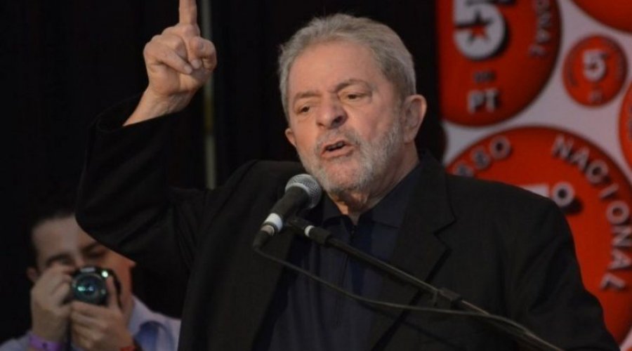 [Vídeo: Carro de Lula é cercado por bolsonaristas em Campinas]