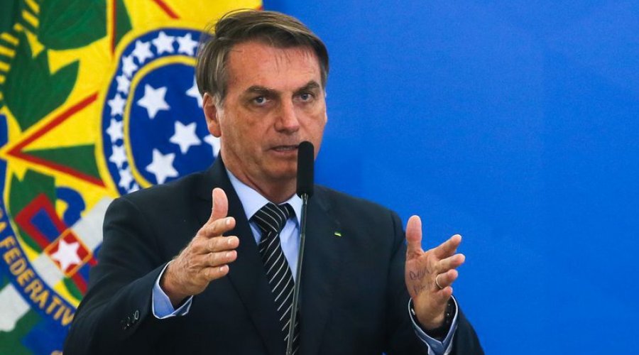 [Bolsonaro critica política de preço da Petrobras]