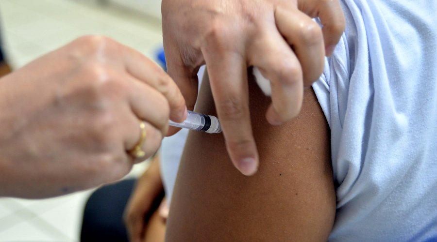 [Confira esquema de vacinação contra Covid-19 nesta quarta em Salvador]