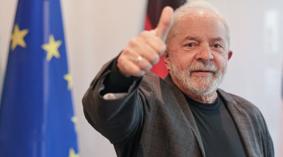 [Lula aumenta vantagem para Bolsonaro no segundo turno, diz pesquisa PoderData]